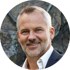 Portretul lui Daniel Nobis, șeful departamentului IT, PMU